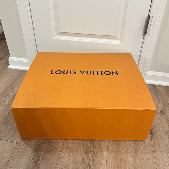 LOUIS VUITTON NeoNoe MM in Black - Picture 14 of 16